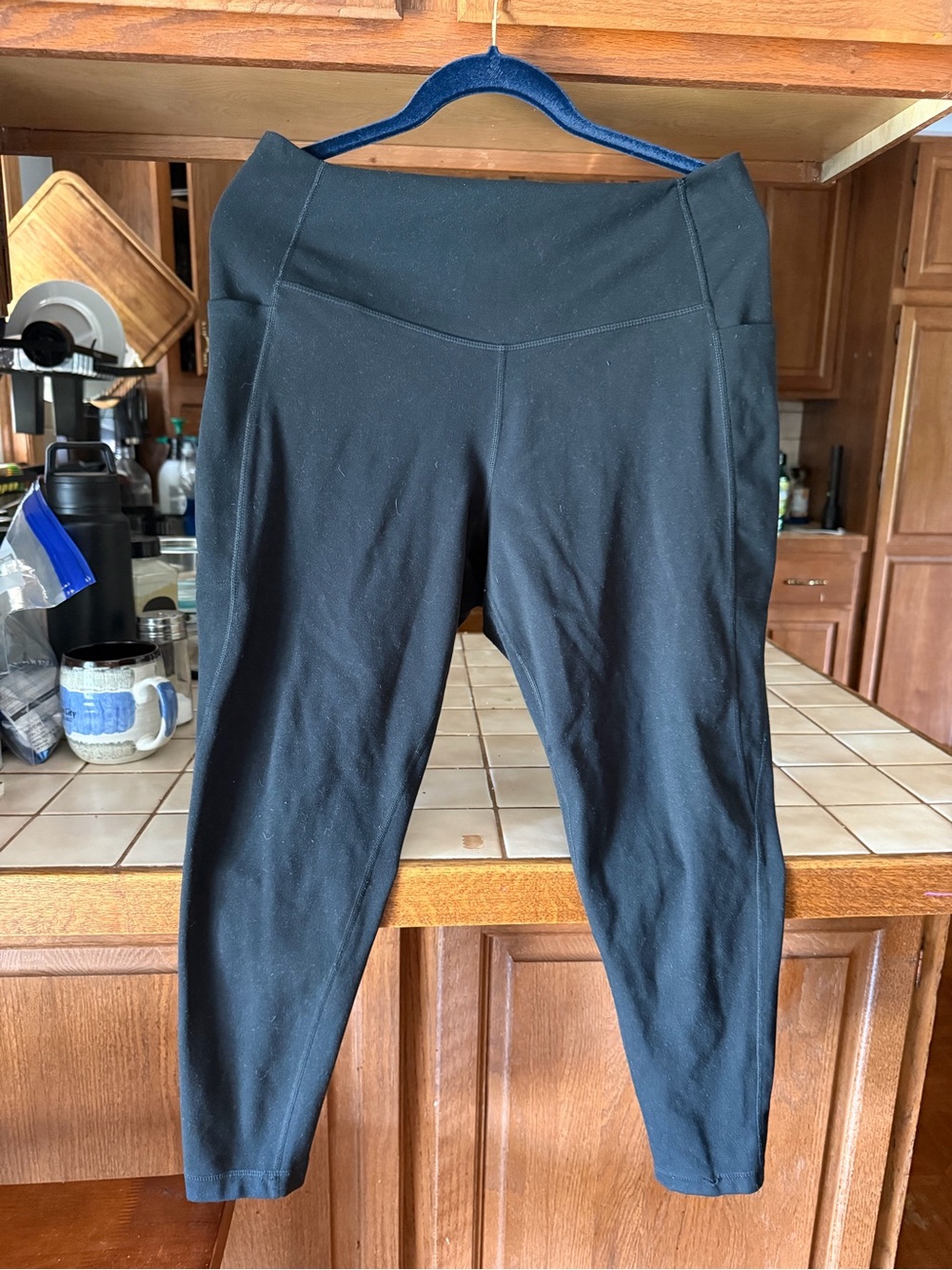 Danskin Black High-Waist Capri Leggings